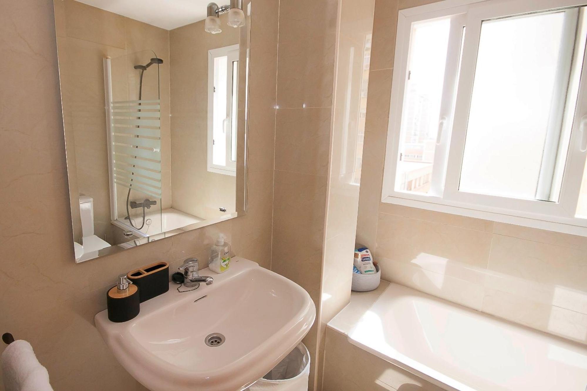 Ave Huelin 3Rooms Alojamiento Con Parking Y Ac Málaga Kültér fotó